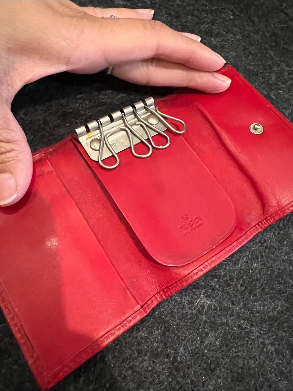 Gucci Beige Monogram Canvas Key Case with Red Trim Authentic - Picture 2 of 9